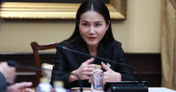 “รมว.นฤมล” หารือ Huawei ร่วมพัฒนา AI ยกระดับการศึกษาไทย ลดภาระงานครู–เพิ่มทักษะอนาคต พร้อมศึกษาโมเดลหลักสูตร AI ของจีน