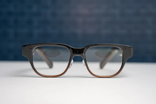Lenovo AI Glasses เข้าร่วมกระแสแว่นตาอัจฉริยะในงาน CES 2026